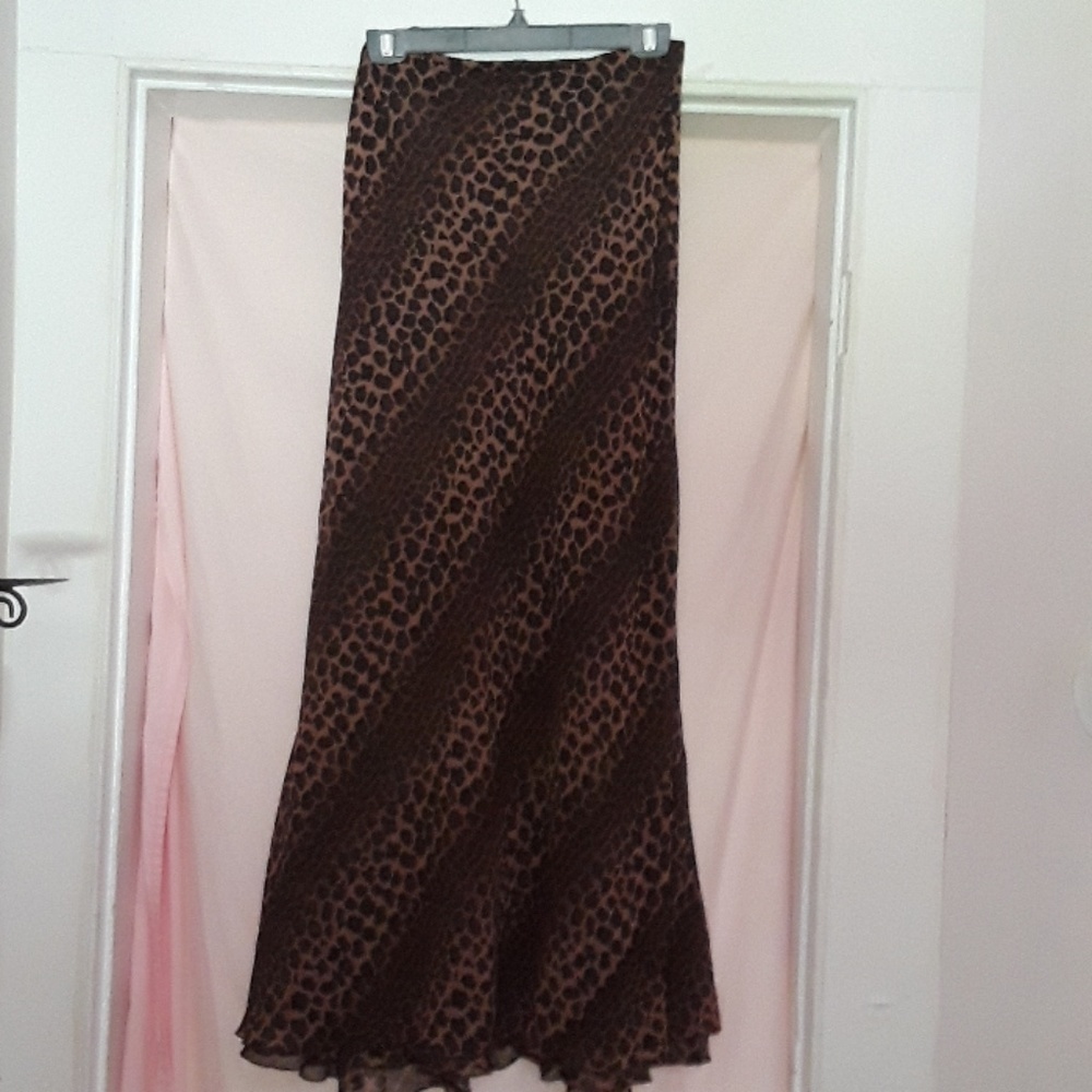 Leopard print long skirt